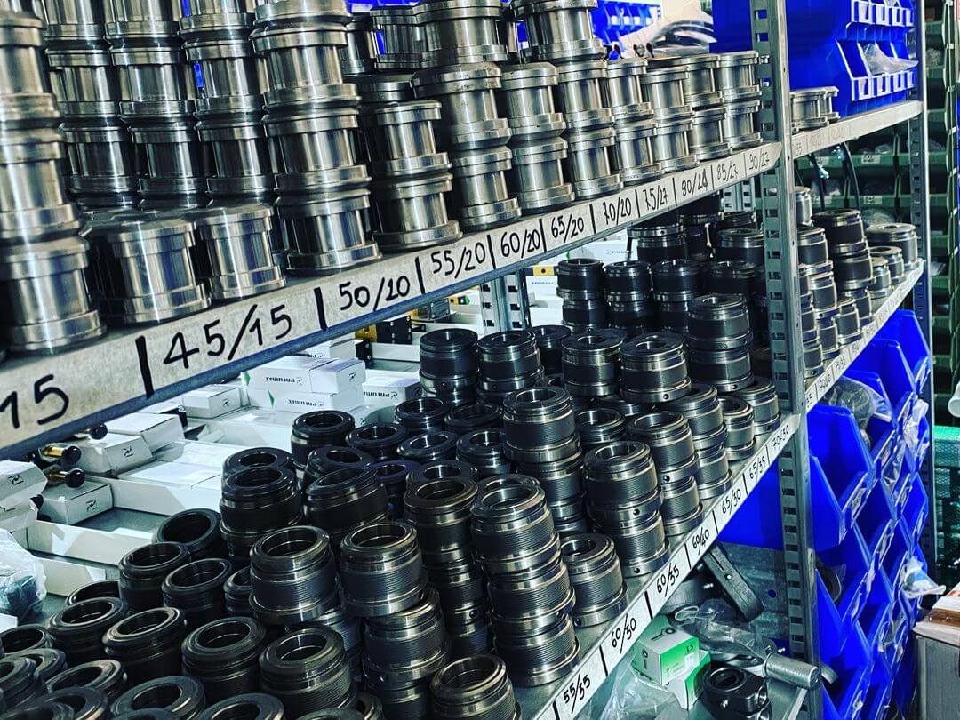 Oil Sarda - Ricambi per oleodinamica e pneumatica in Sardegna adatti per ogni applicazione in campo industriale e agricolo - Componentistica cilindri idraulici
