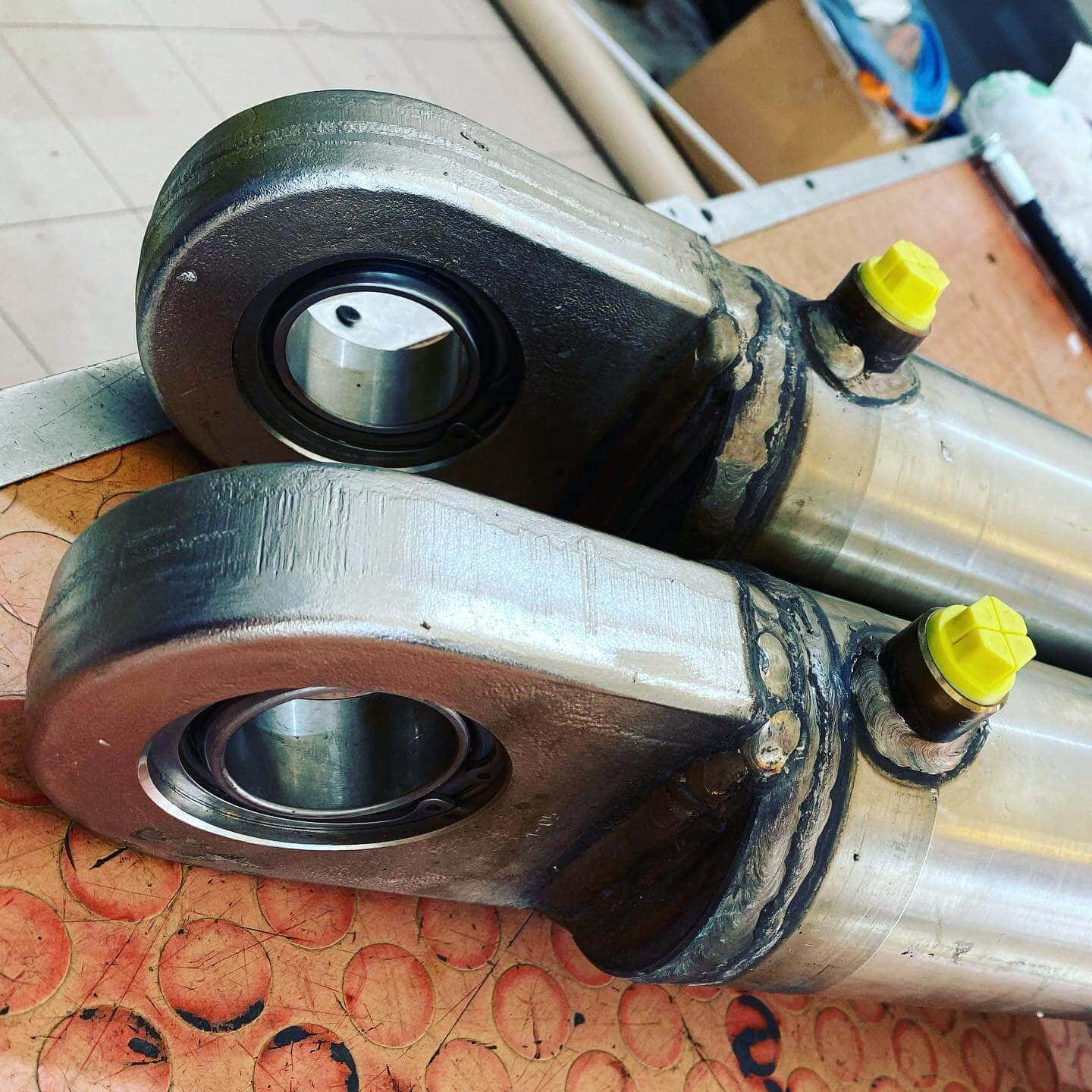 Oil Sarda - Hydraulics and pneumatics in Sardinia - Cagliari - Stainless steel cylinders designed made by our partner Deni Group SRL